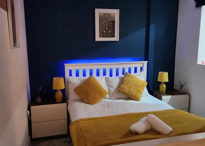 Stylish One Bedroom City Centre Apartment With Free Parking