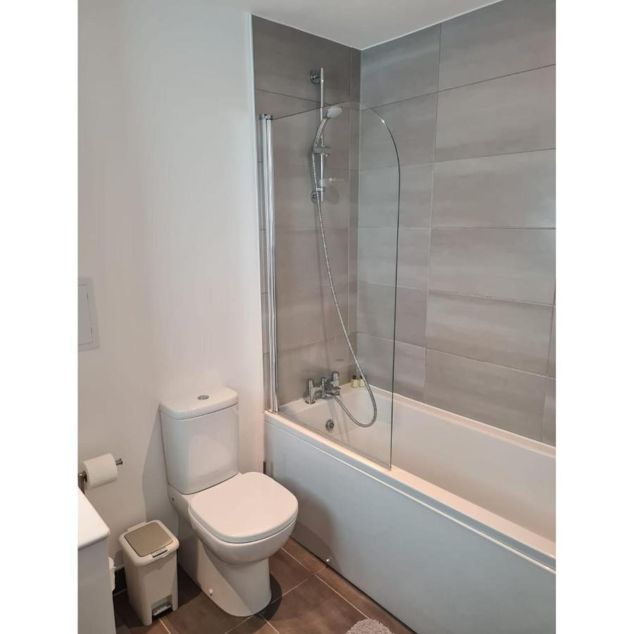 Stylish One Bedroom Centre With Free Parking Birmingham