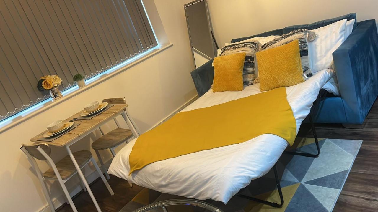 Stylish One Bedroom Centre With Free Parking Birmingham